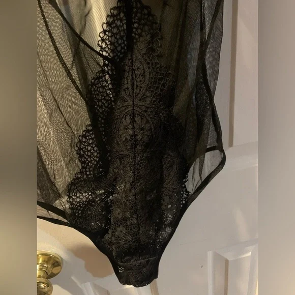 victoria’s Secret Body - Picture 4 of 6